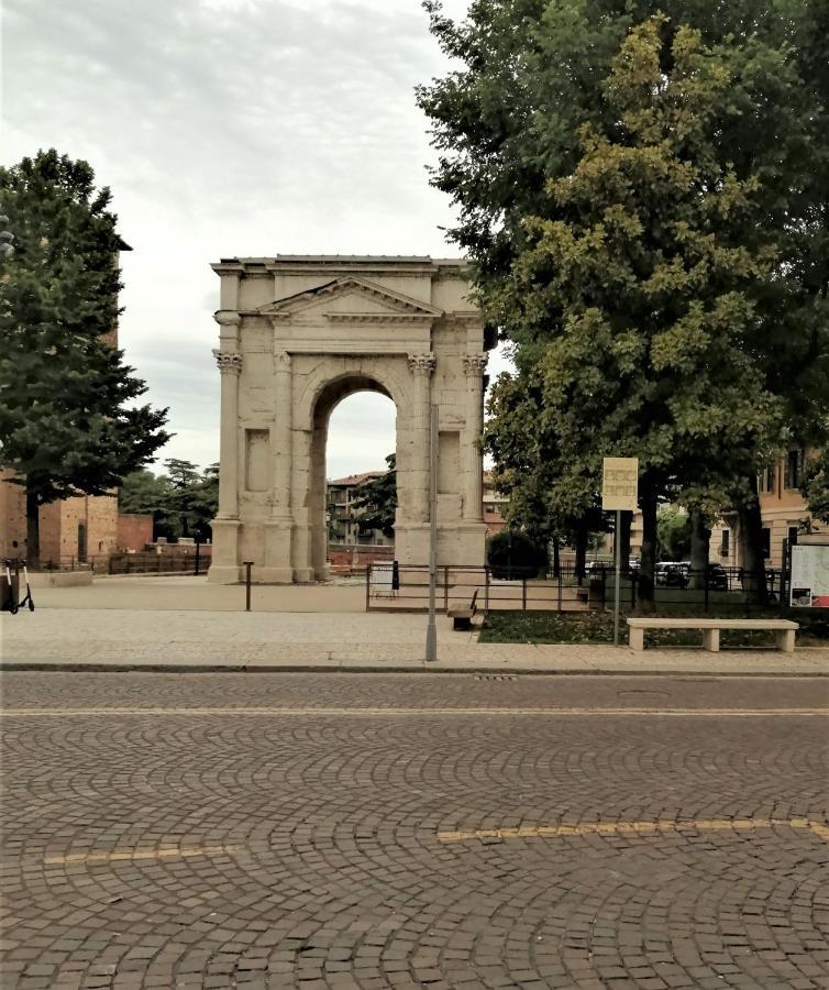 Castle View Lodge Intero Appartamento Verona Centro Storico 外观 照片