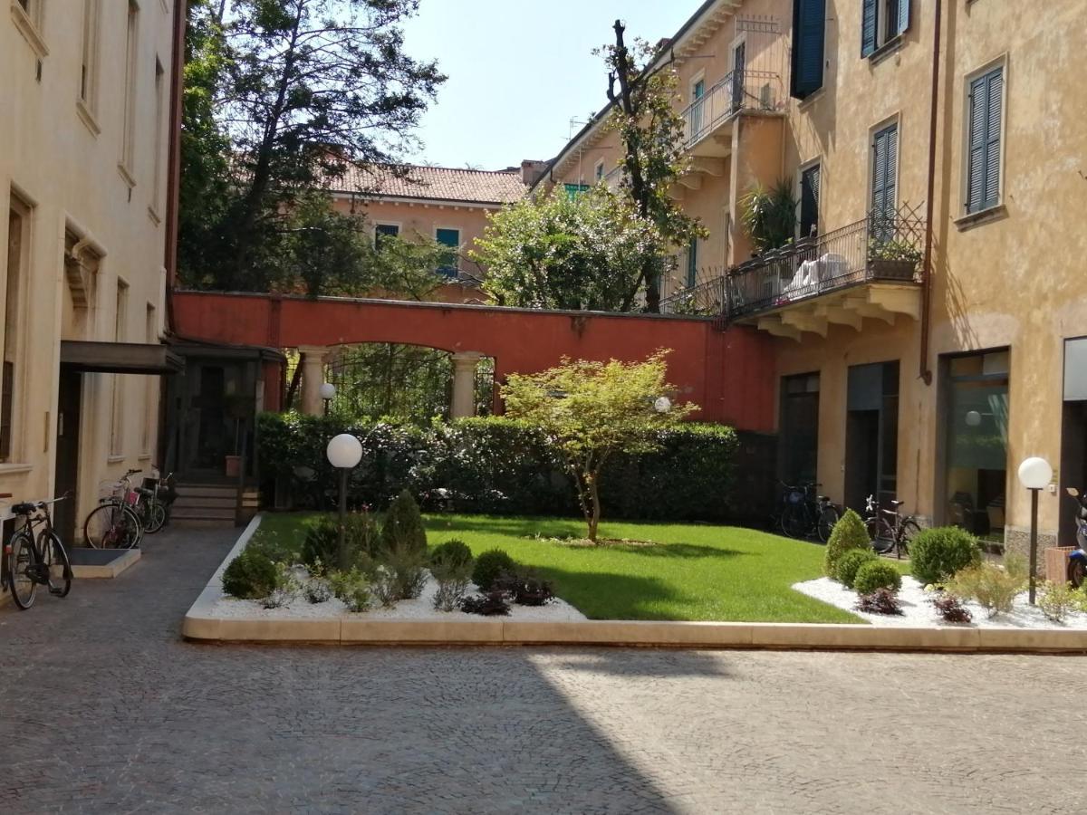 Castle View Lodge Intero Appartamento Verona Centro Storico 外观 照片