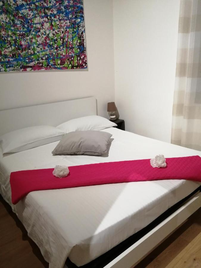 Castle View Lodge Intero Appartamento Verona Centro Storico 外观 照片